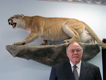 Ed Kiser & cougar